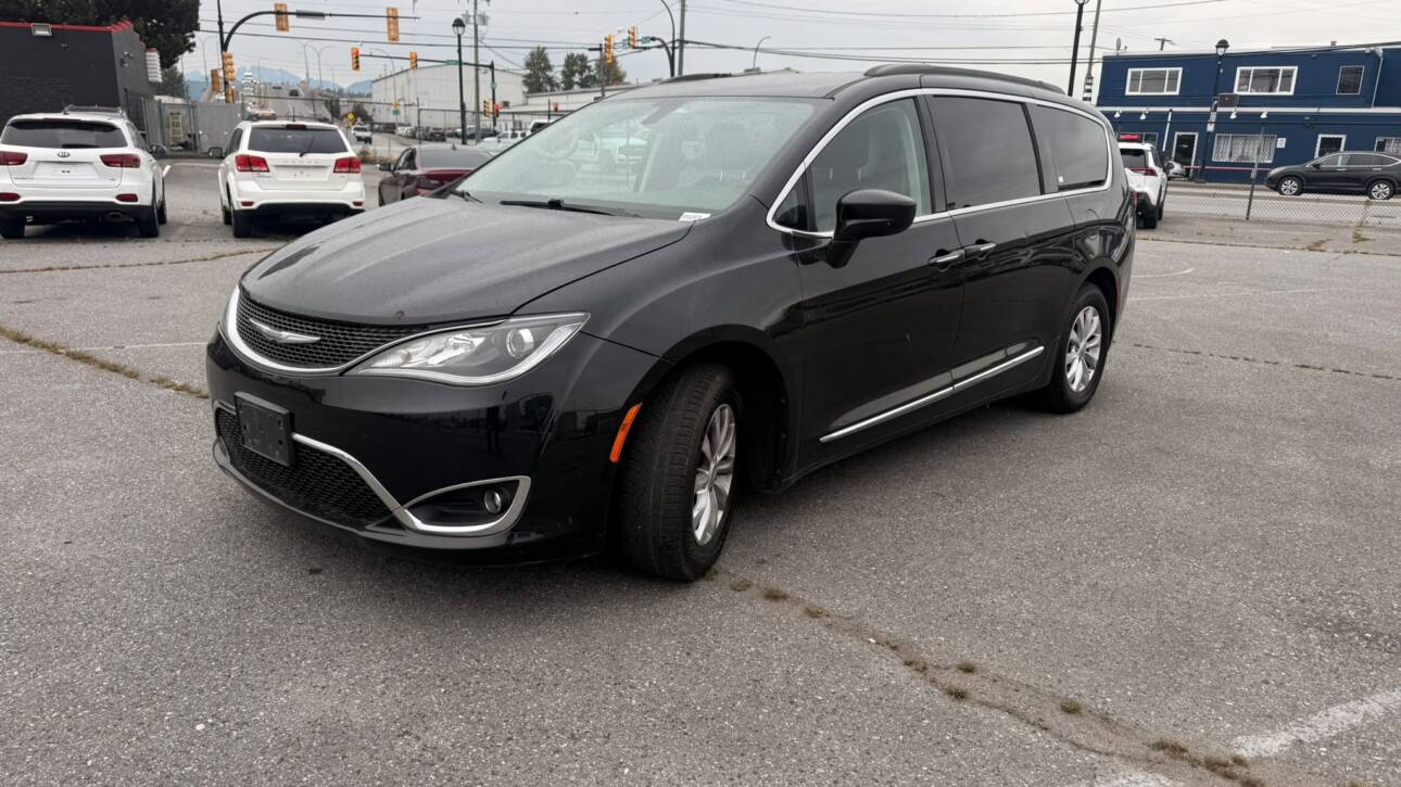 2017 Chrysler Pacifica Touring